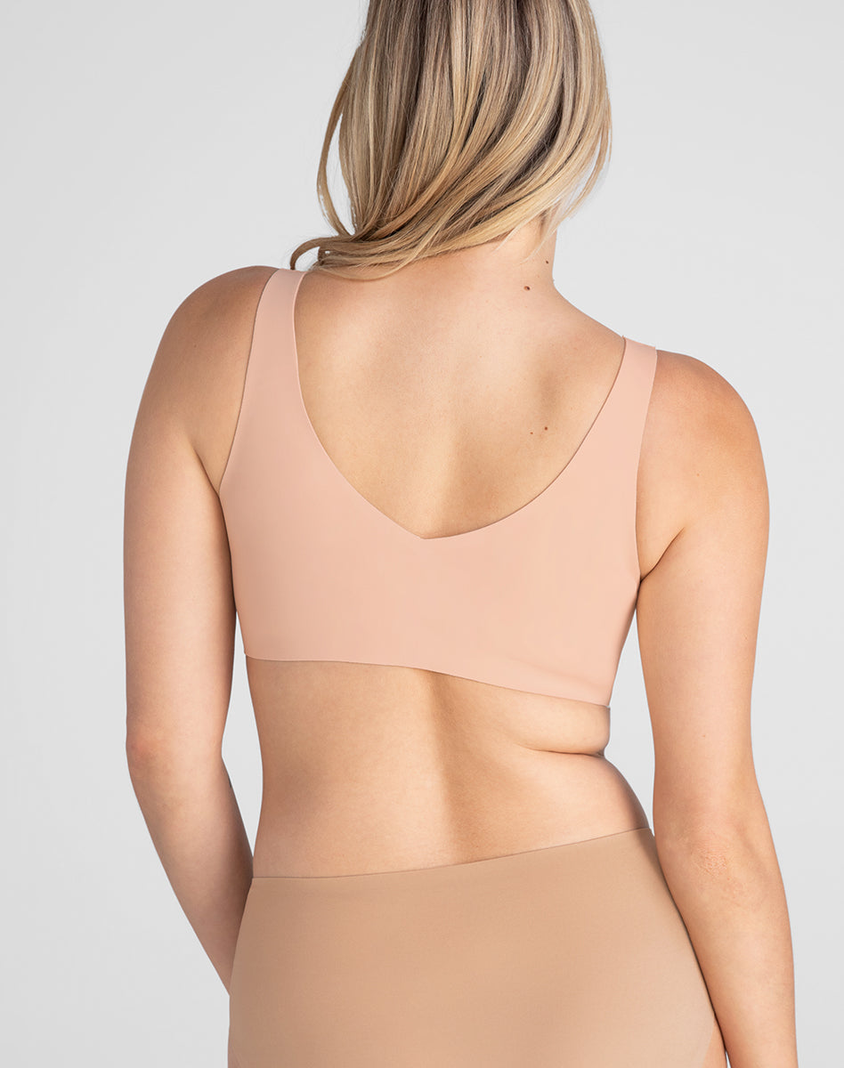 SoftFormBra-Model-Blush-M-Elle-Back.jpg